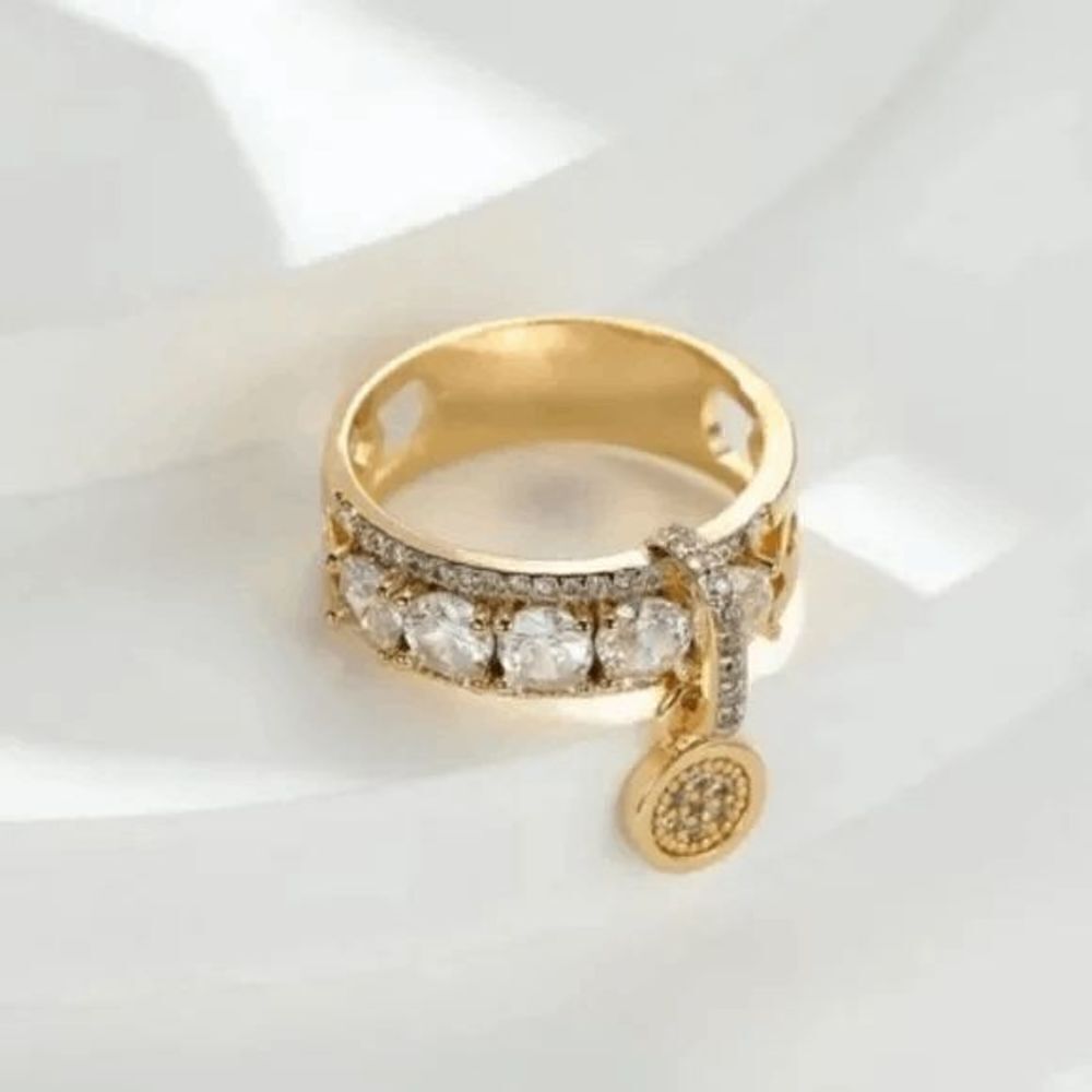 GOLD DIAMOND RING BAND WITH HANGING CHARM